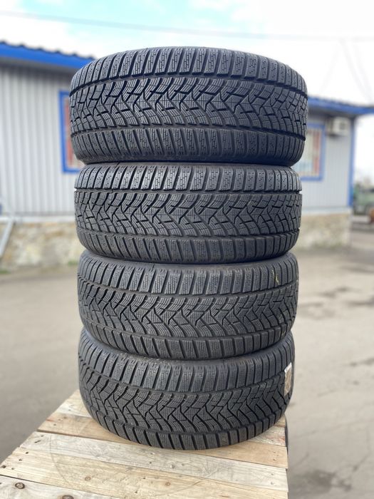 Практично нові зимові шини Dunlop 225/50 R17