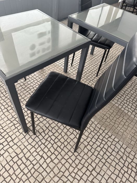 Mesa cafe, restaurante com cadeiras