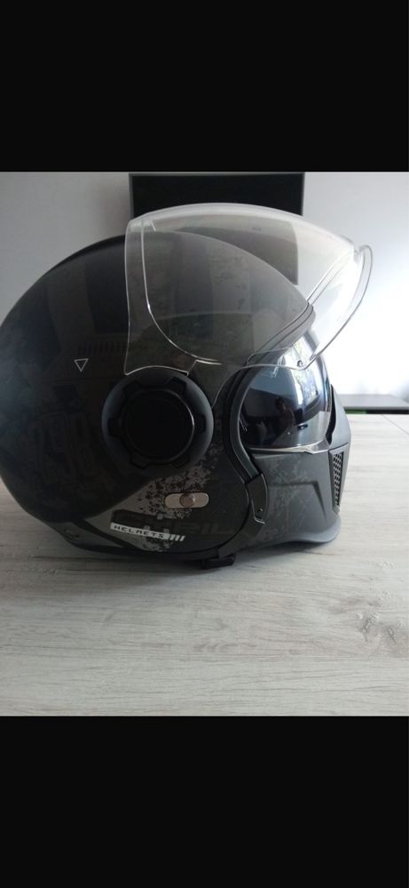 Kask marki Cyril