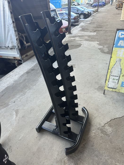 Тренажерный зал , стойки для гантелей 1-10 кг , гантельная горка