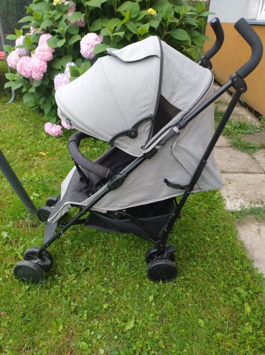 Wózek Kinderkraft typu parasolka do 22 kg