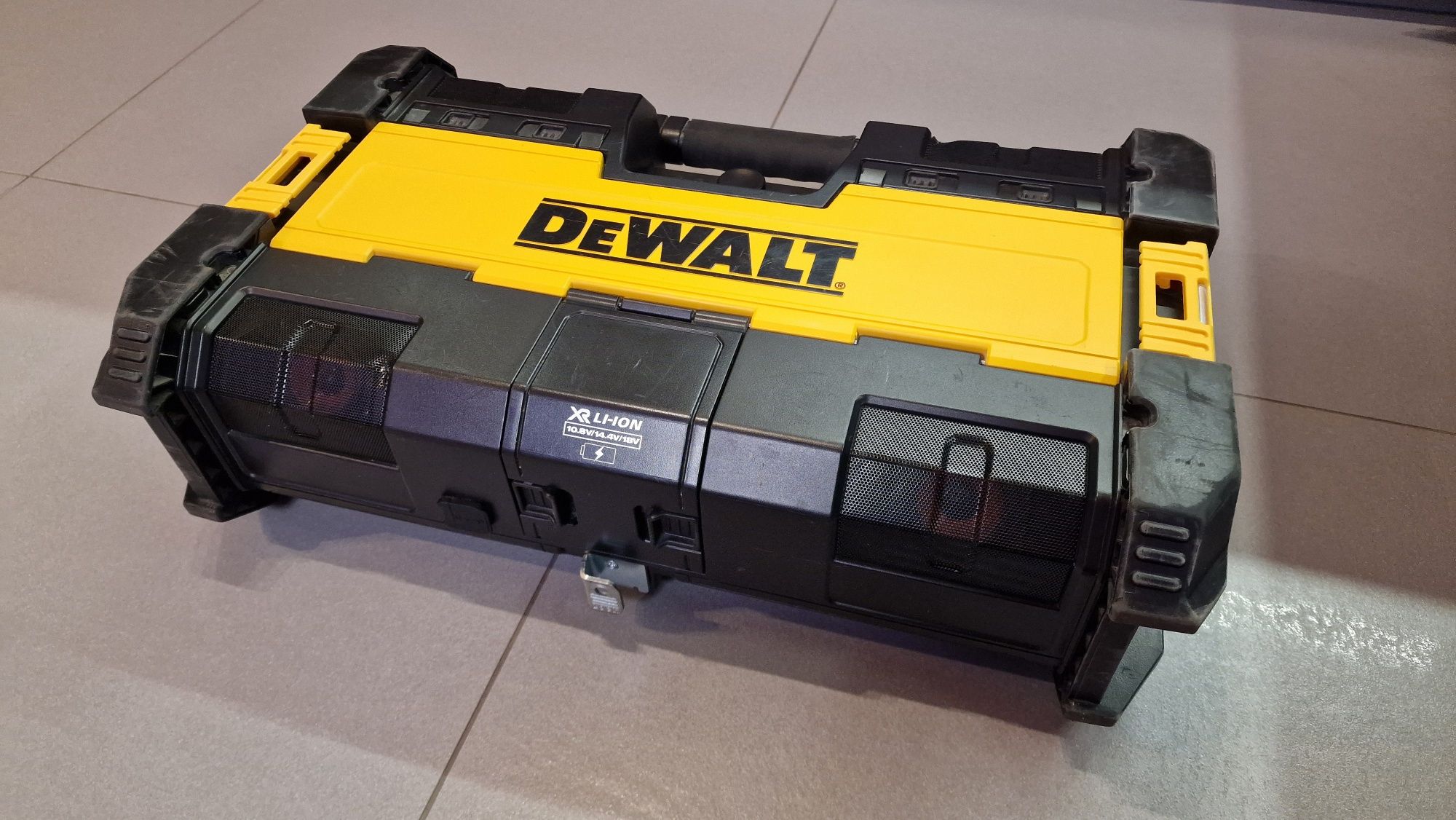 Radio Dewalt DWST1-75659-QW Subwoofer 6 głośników