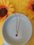 Colar mini treve Rubi com pedra zirconia folheado a ouro.