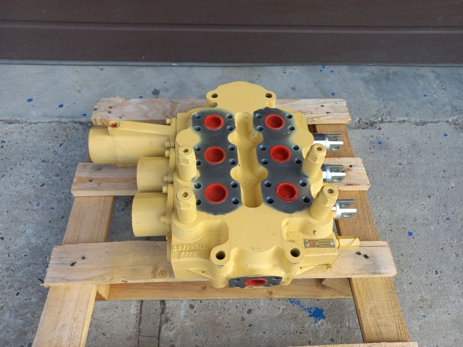 Rozdzielacz główny roboczy R97 ładowarka Ł34 Stalowa Wola  inne części