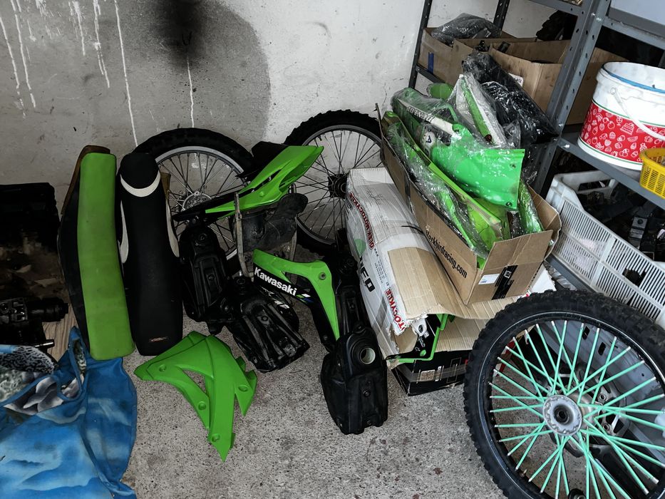 Kawasaki kxf 450/250 wtrysk gaźnik wszysto ,subrame, koło, plastiki
