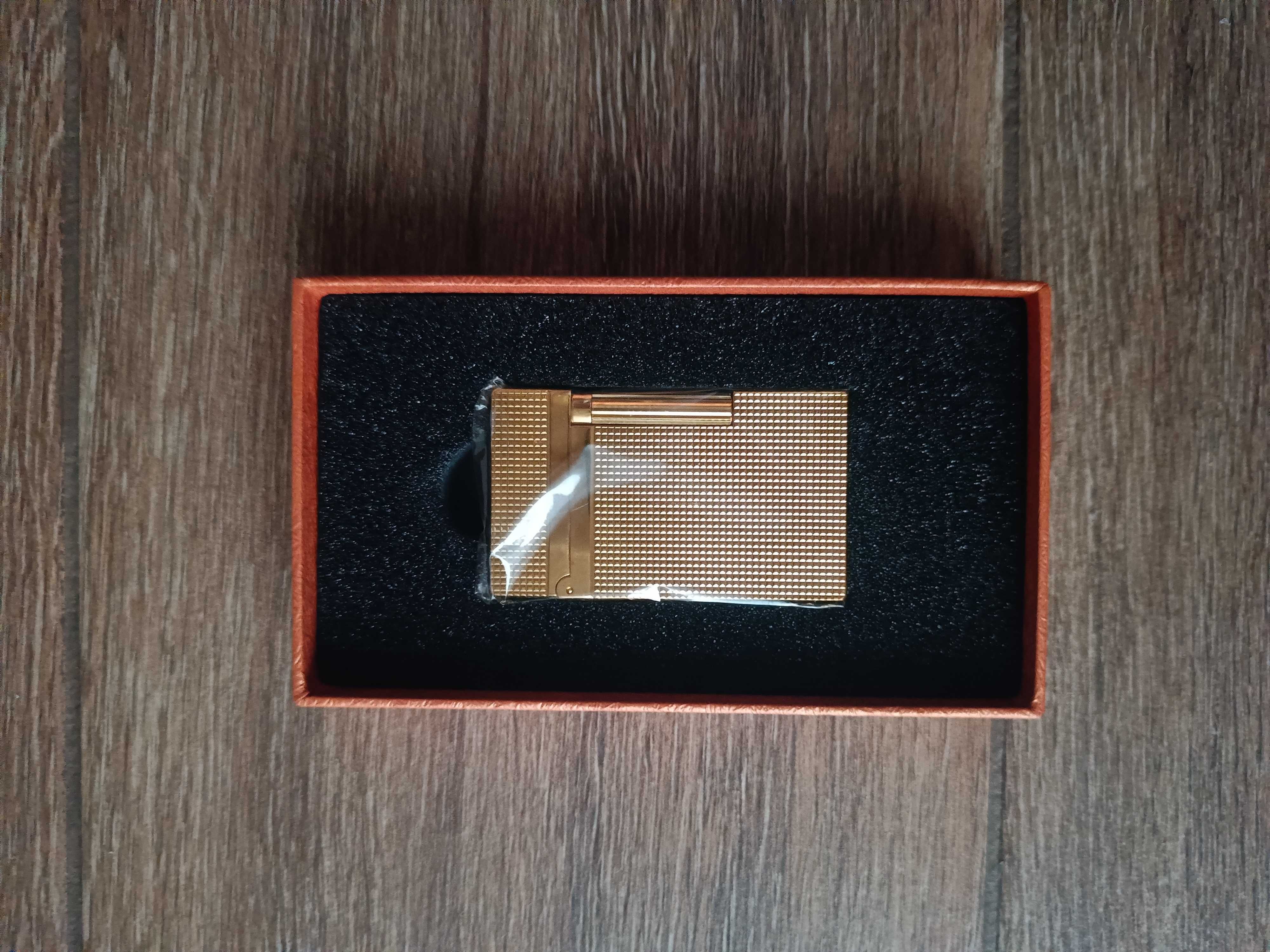 Złota zapalniczka S.T. Dupont Ligne 2