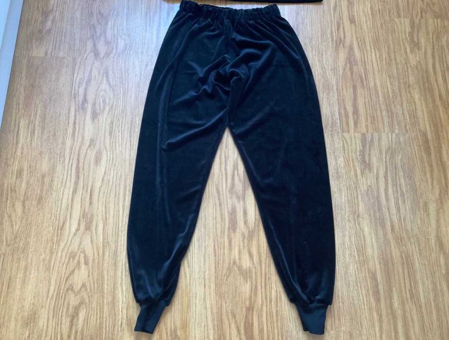 Czarny dres welurowy L