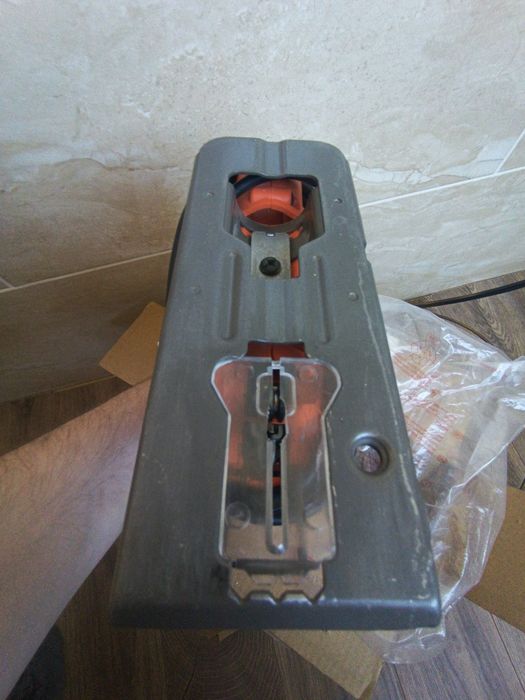 Електролобзик Black Decker