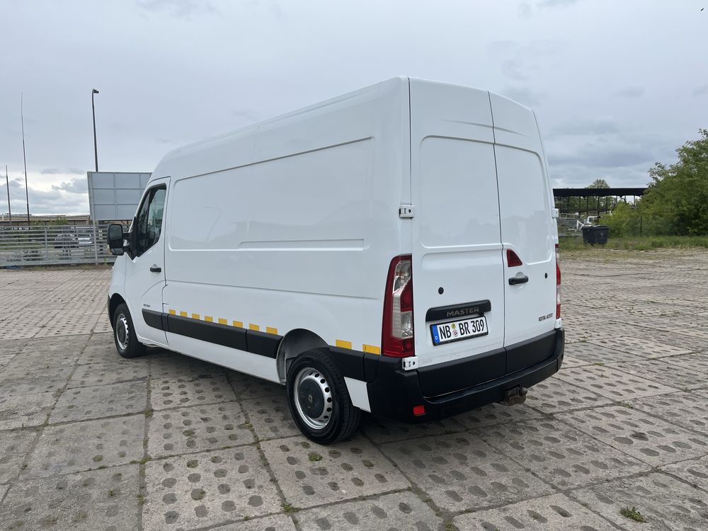 Renault Master 2.3 dCi 2013 • Bezwypadkowy • Stan BDB • Hak • Niemcy