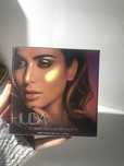 Huda Beauty Summer highlighter palette