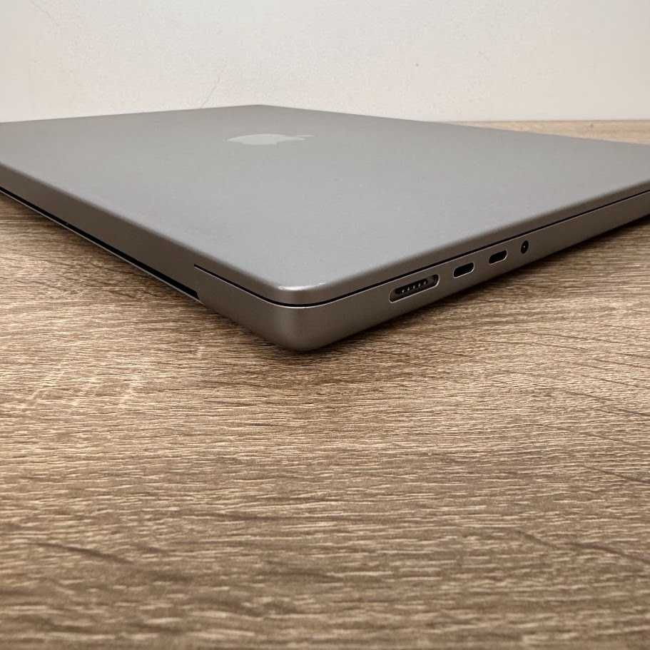Macbook Pro 16" 2021 M1 Pro / 16Gb DDR5 / SSD 512Gb (код: M0656)