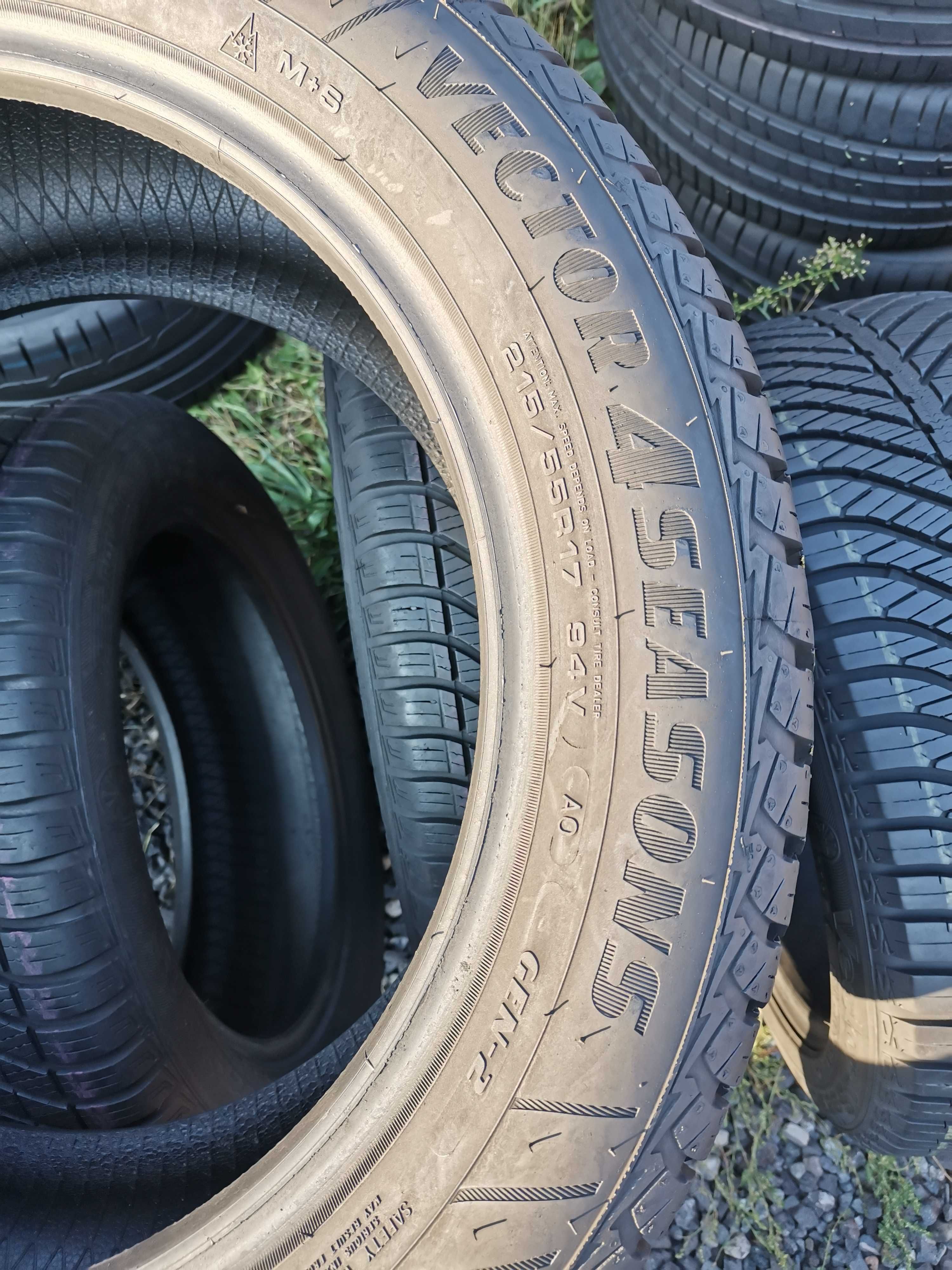wielosezon Goodyear 215/55/17 z 2020r 7mm 2szt
