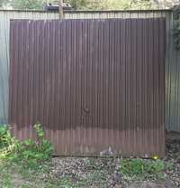 Brama garażowa metalowa uchylna
