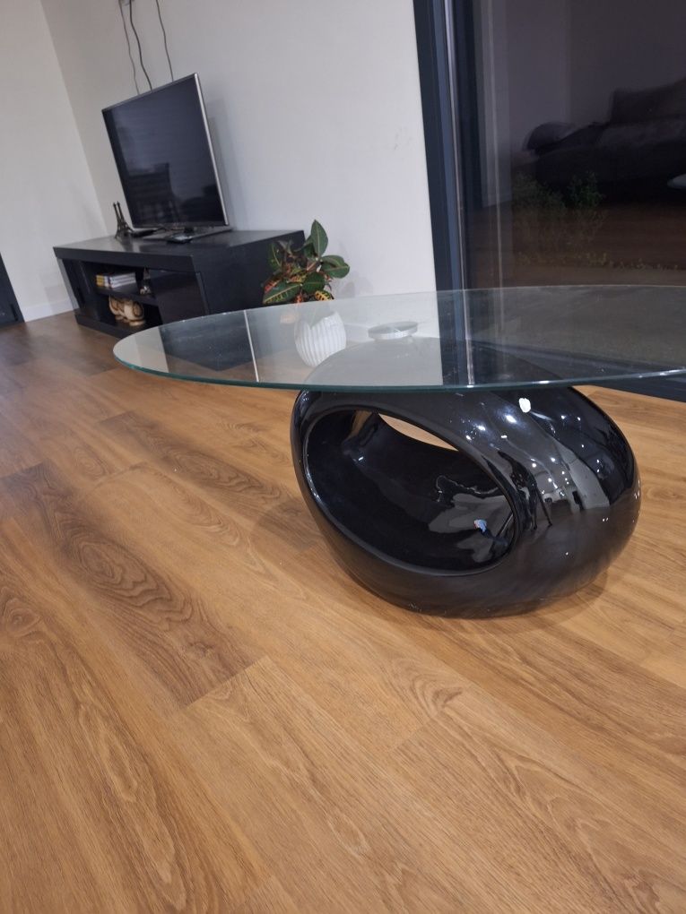 Mesa de centro / apoio (Tampo de vidro, base preta)