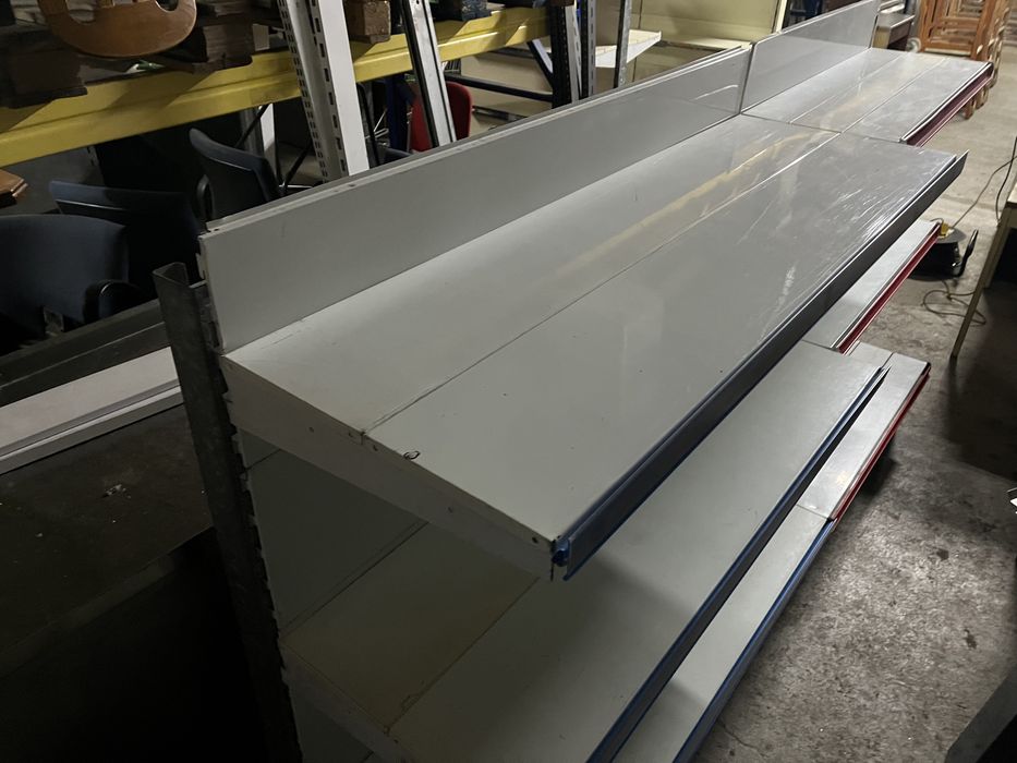 Estante de parede composta por 2 modulos total 2.33mt