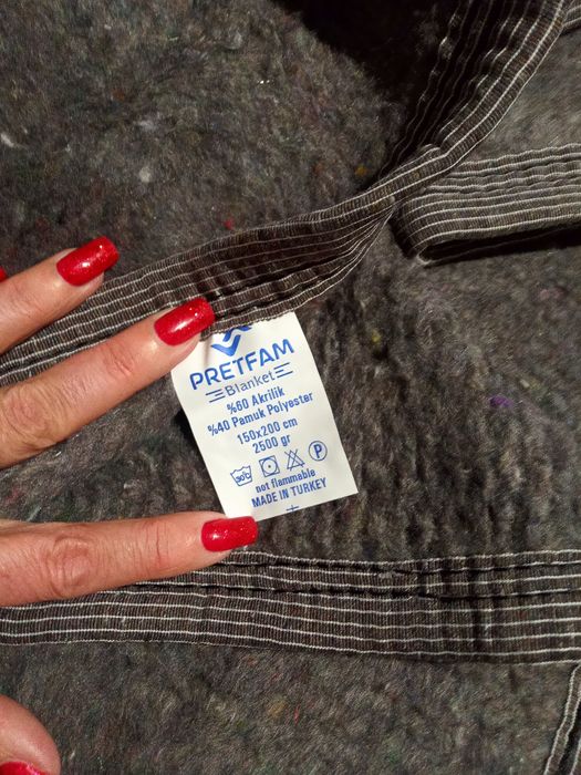 Продам тёплые одеяла,посуда