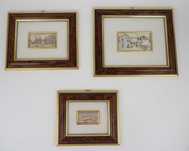 3 quadros pequenos com placas em prata
