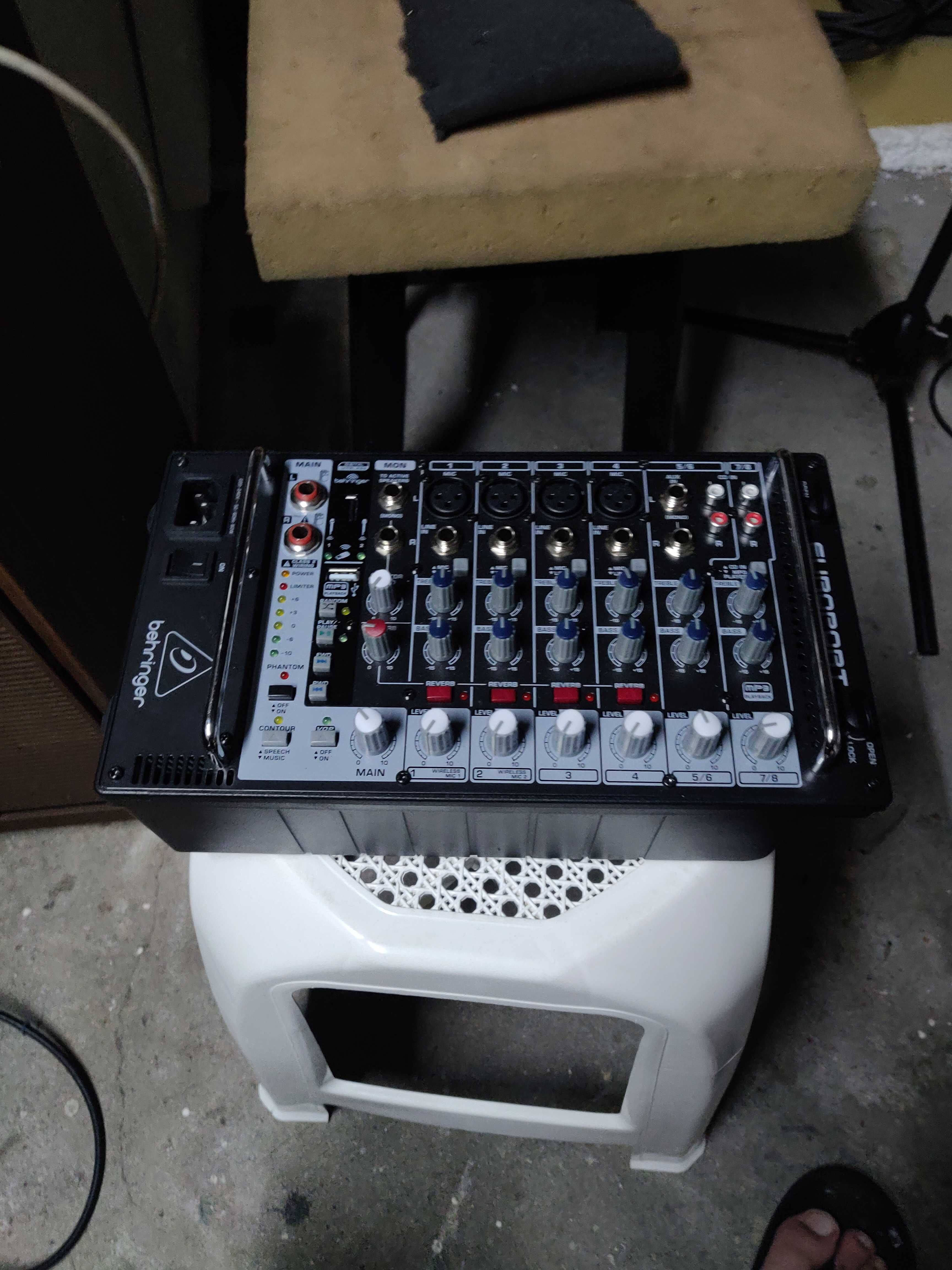 Behringer eps 500mp3