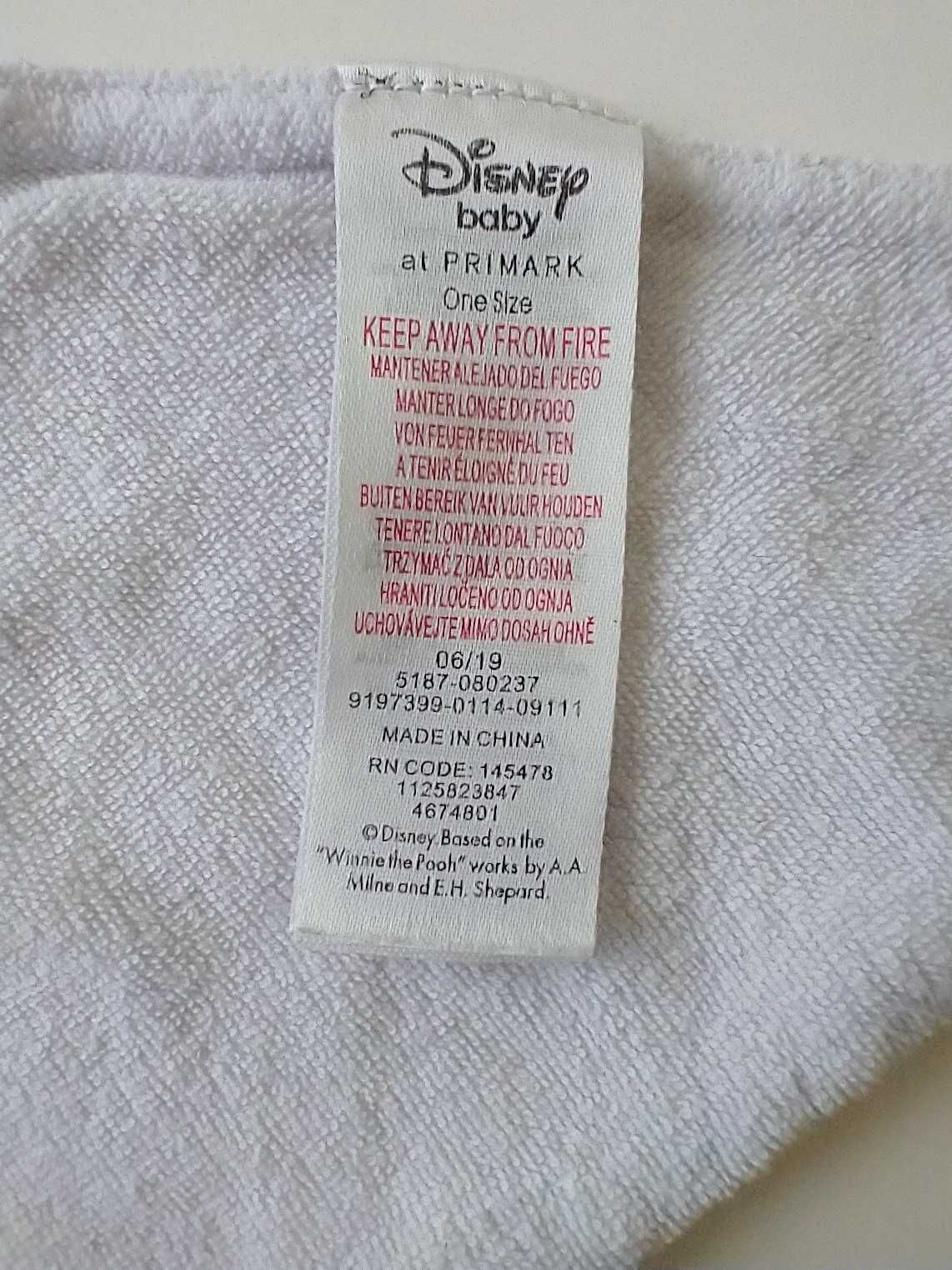 dziecięca chusta / śliniak z motywem Kubusia Puchatka, marki Primark