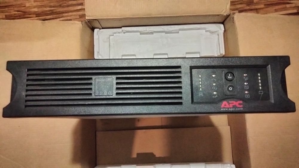 ИБП APC Smart-UPS  2200VA (SUA2200RMI2U)