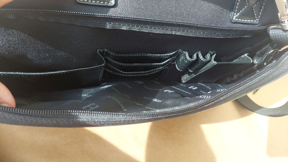 Pasta da marca Hexagona