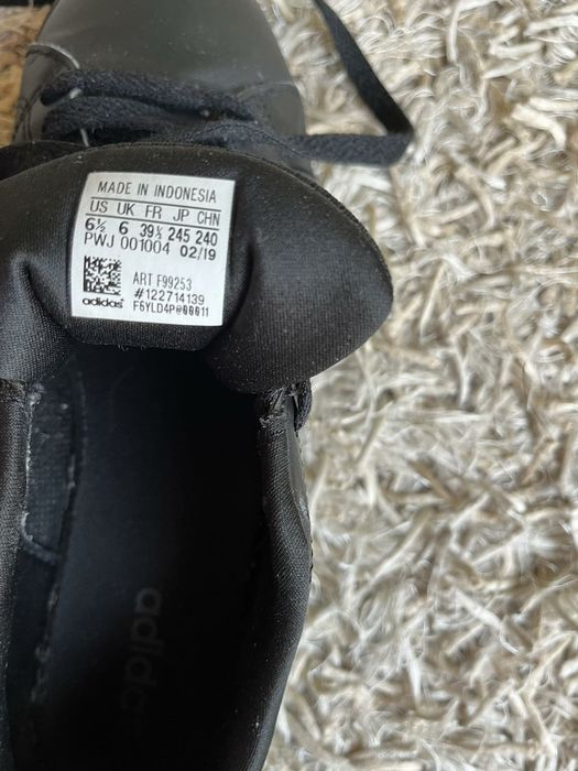 Оригинальные кроссовки Adidas