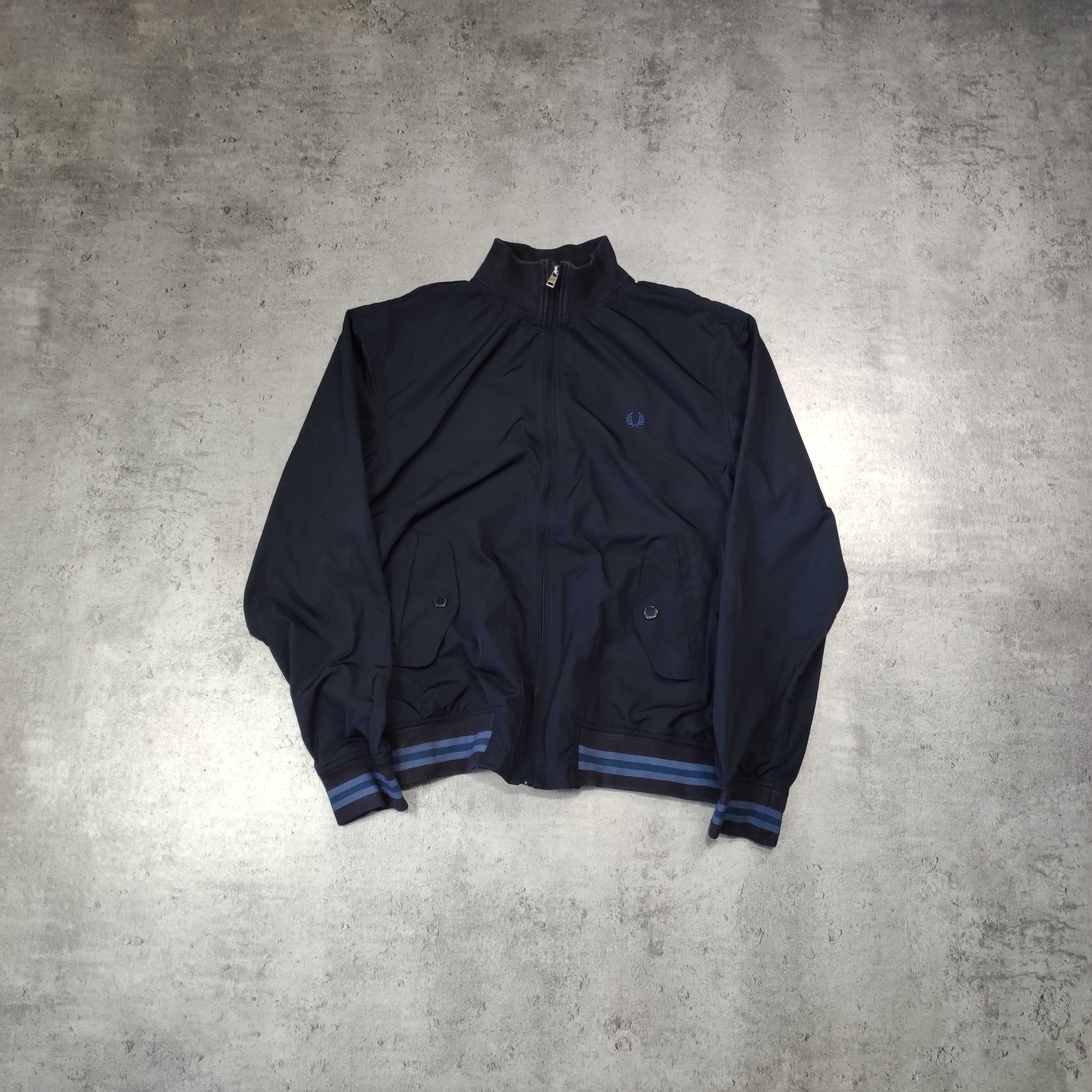 MĘSKA PREMIUM Kurtka Lekka Wiatrówka Granatowa Casuals Fred Perry Logo