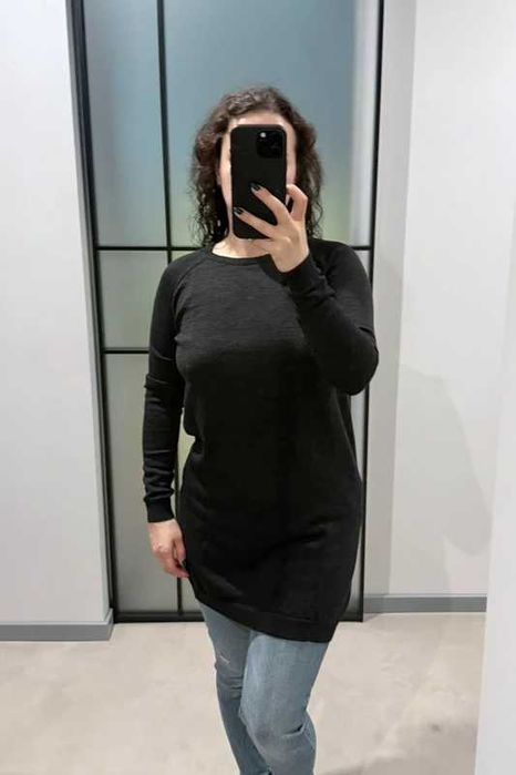 Wełniany antracytowy sweterek COS XS