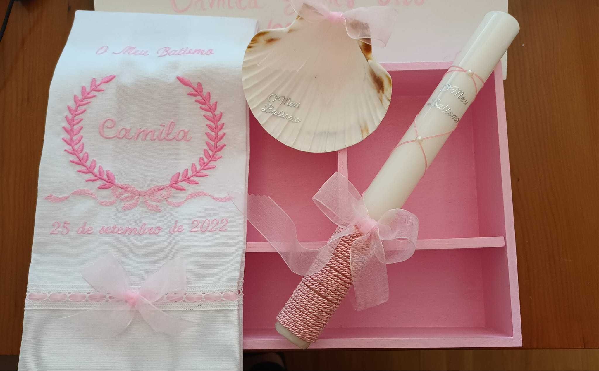 Batizados , toalhas, velas e concha
