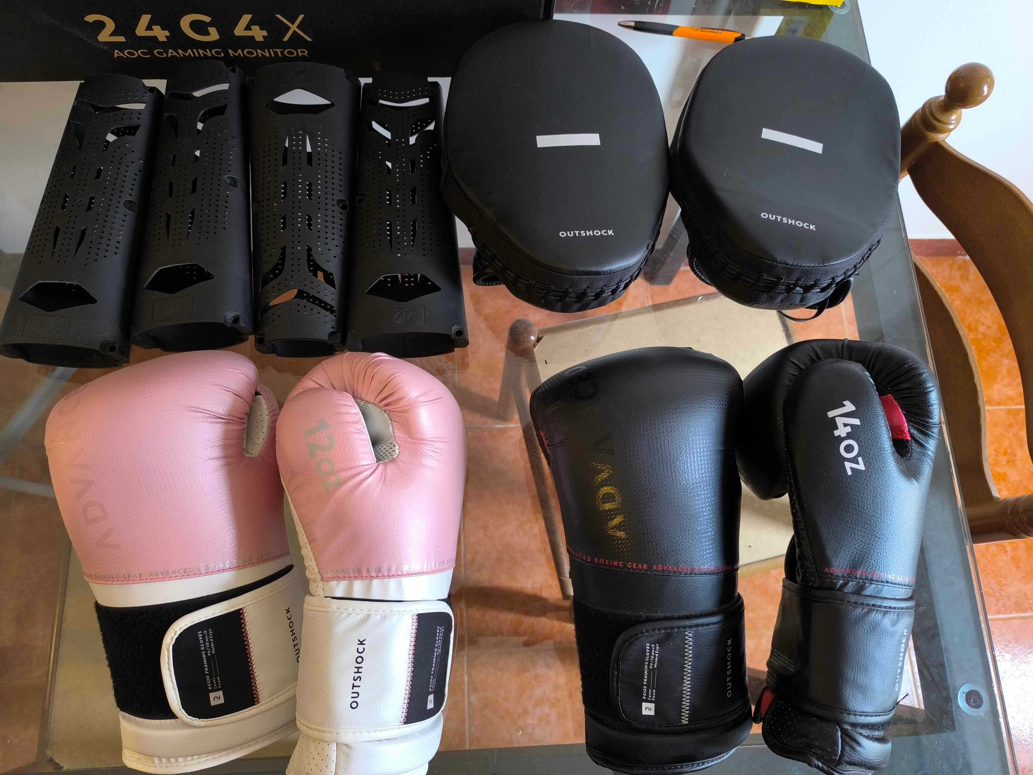 Saco de Boxe Outshock 20 kg + Luva Rosa 12OZ + Luva Preta 14Oz
