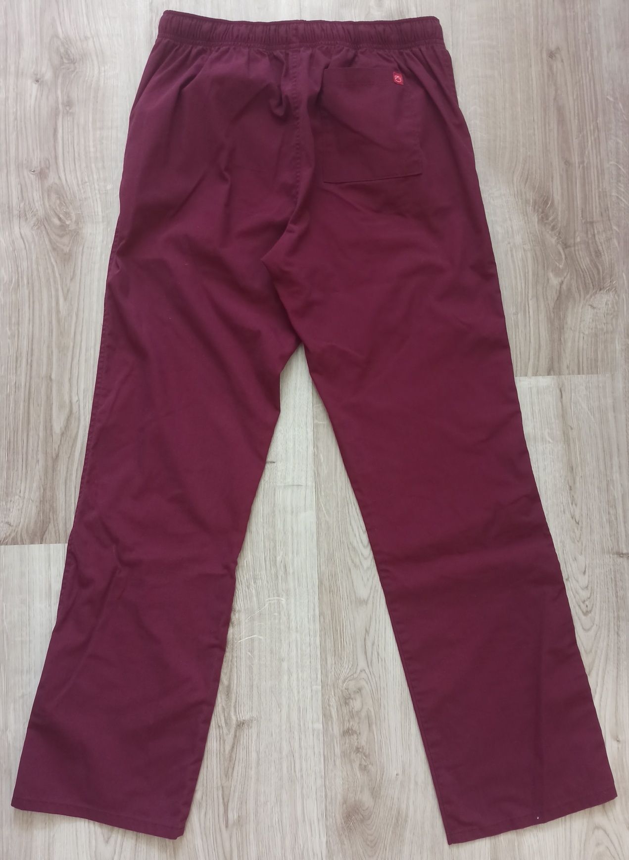Burgundowy scrubs