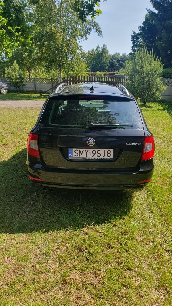 Sprzedam skodę superb 2012 (uszkodzona)