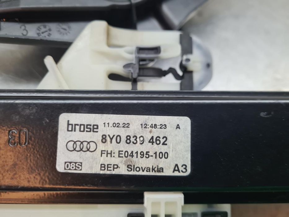 Elevador vidros trás direito AUDI A3 Sportback (8YA)