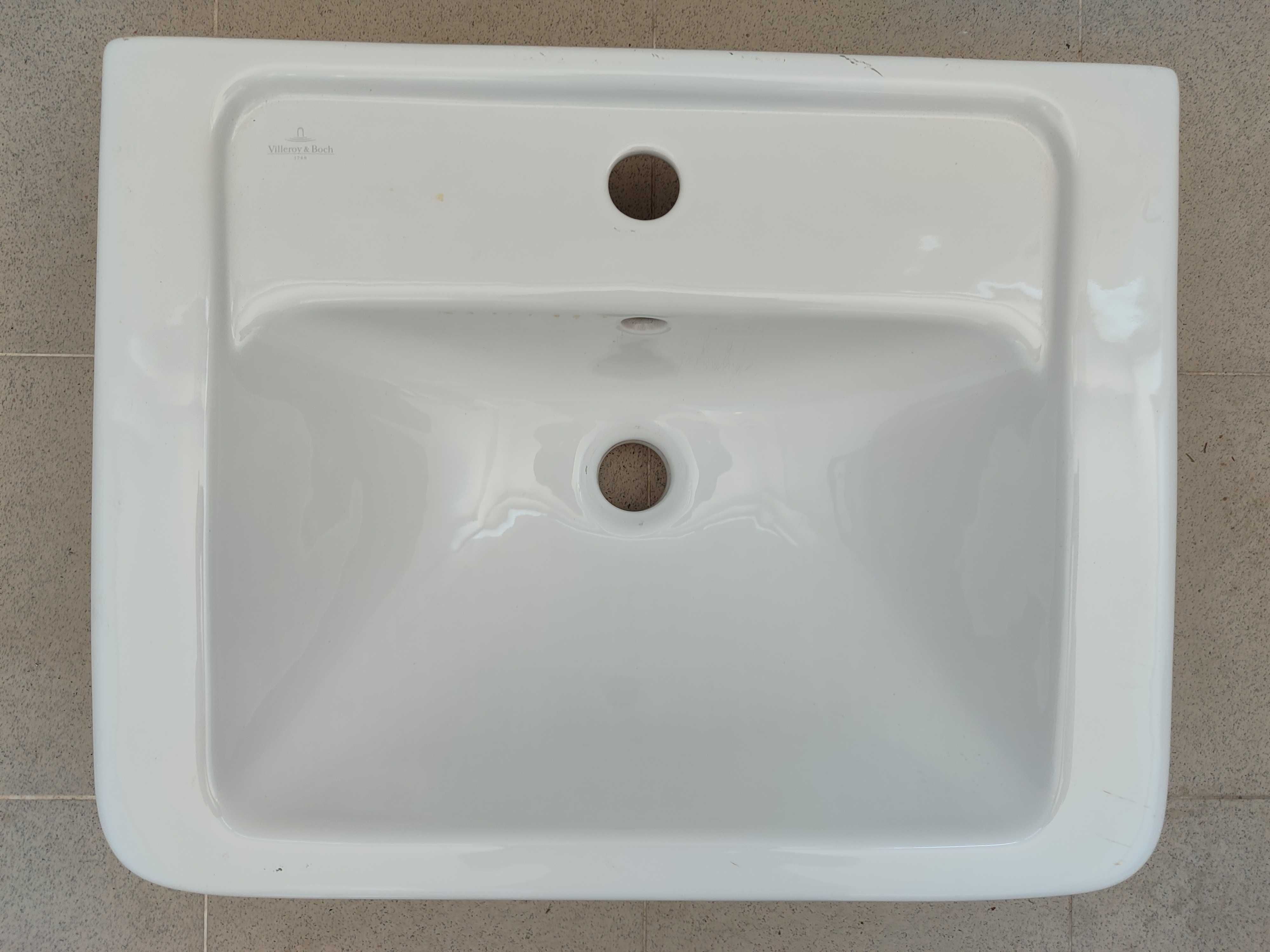 Lavatório Cerâmico Branco / Ceramic Wash Basin White