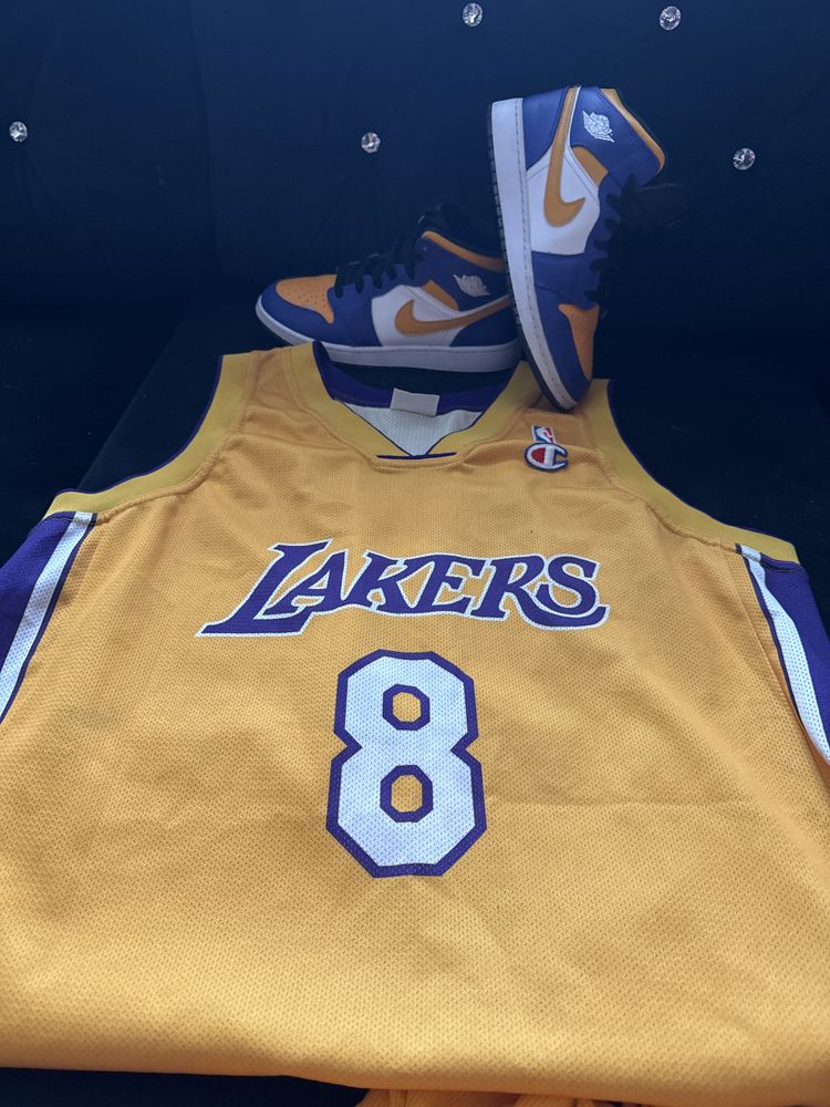 Komplet  buty Nike Jordan plus koszulka Lakers