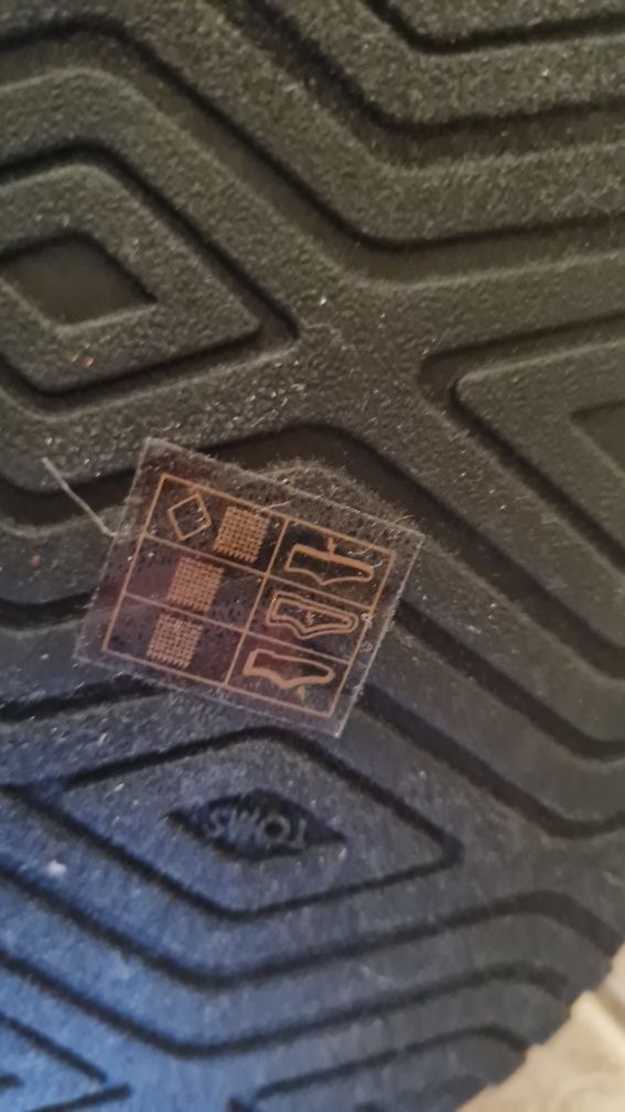 Kapcie damskie TOMS R38 kryte z futerkiem naturalnym