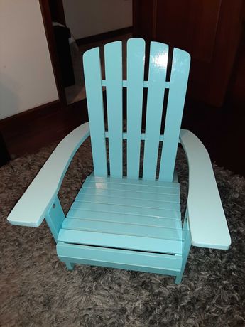 Cadeira azul de menino