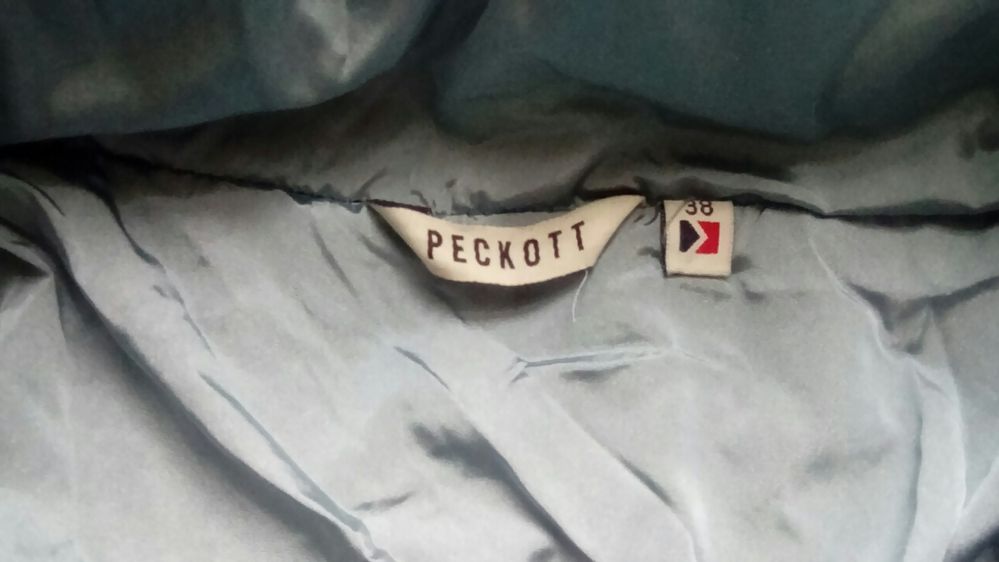 Peckott płaszczyk r.38 NOWY