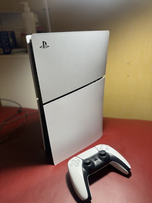 Продаємо PS 5 ідеальний стан