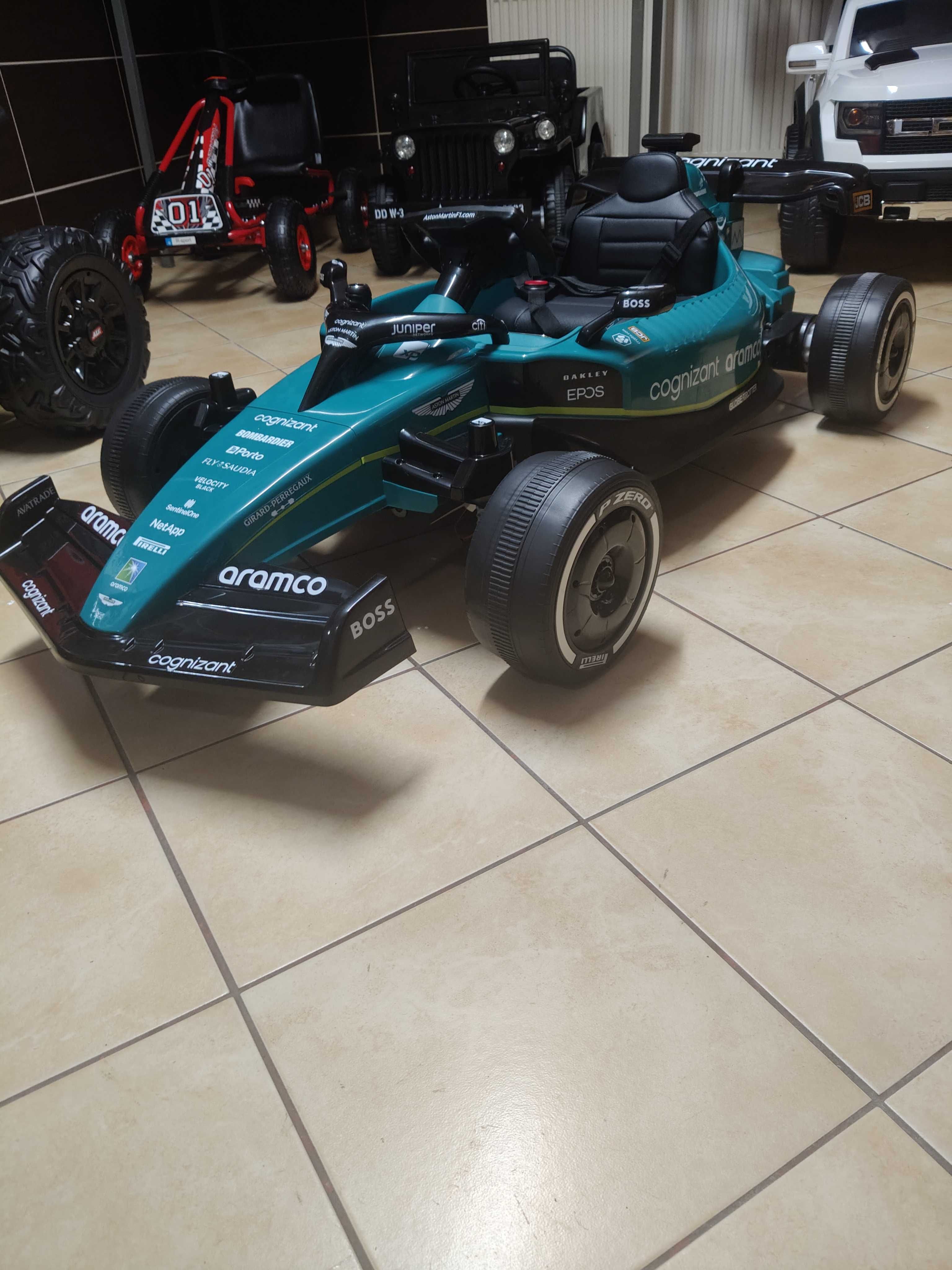 Samochód auto Formuła 1 Aston Martin  na akumulator dla dzieci
