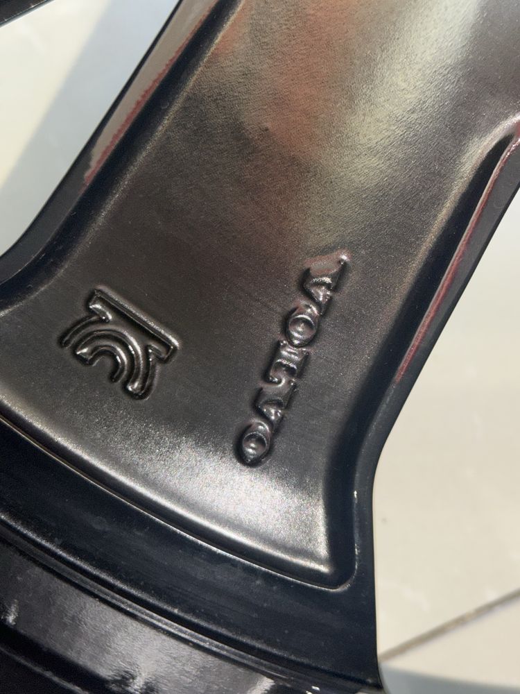 Диски оригінал Volvo XC40 r19 32143627 255/45/19 235/50/19 Polestar