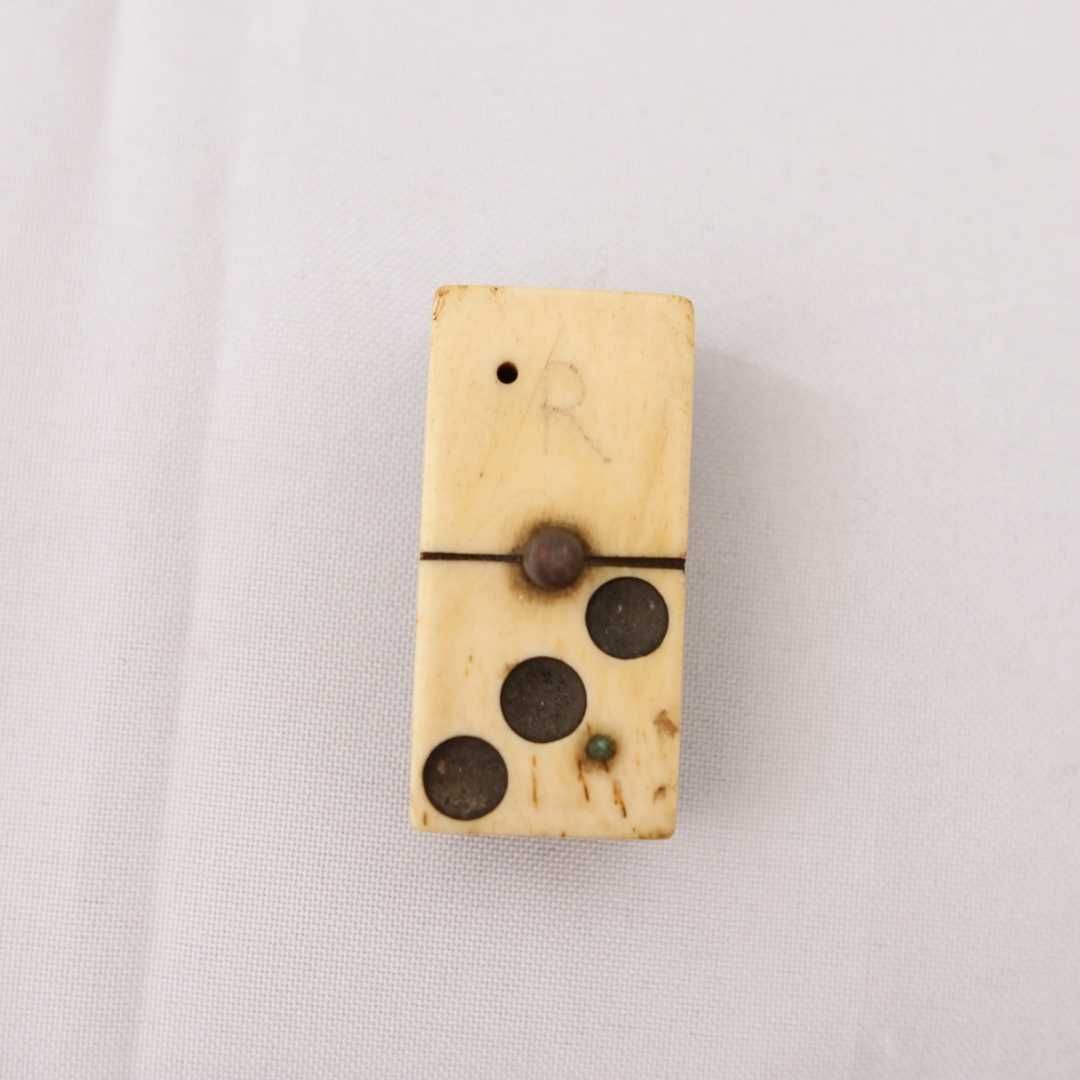 Conjunto completo de dominó antigo em osso e madeira