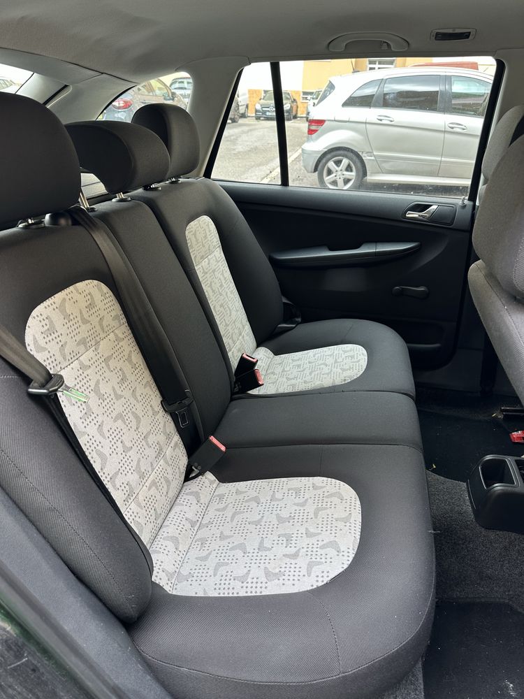 carro skoda fabria