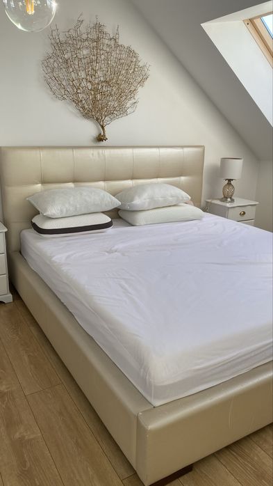 Rama łózka ,duże łóżko na dwie  osoby