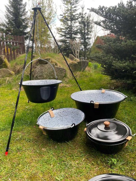 Kociołek węgierski emaliowany myśliwski 10L stojak, pokrywka +łyżka