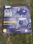 Nowy grill ogrodowy zapakowany