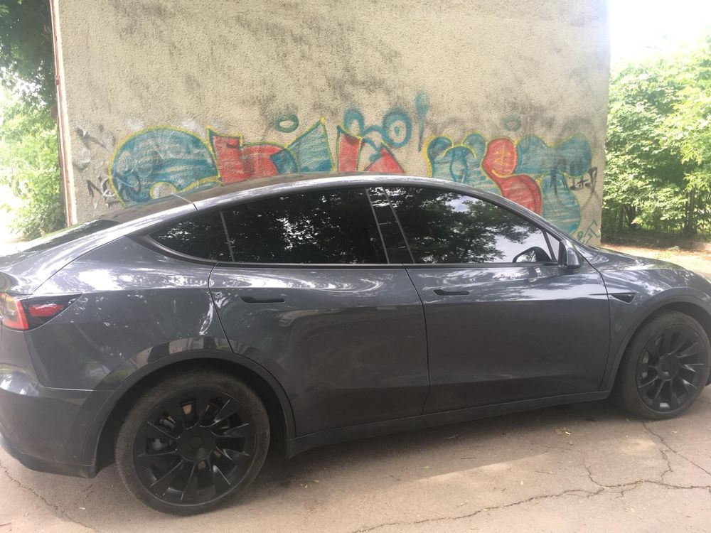 Продам Tesla model Y