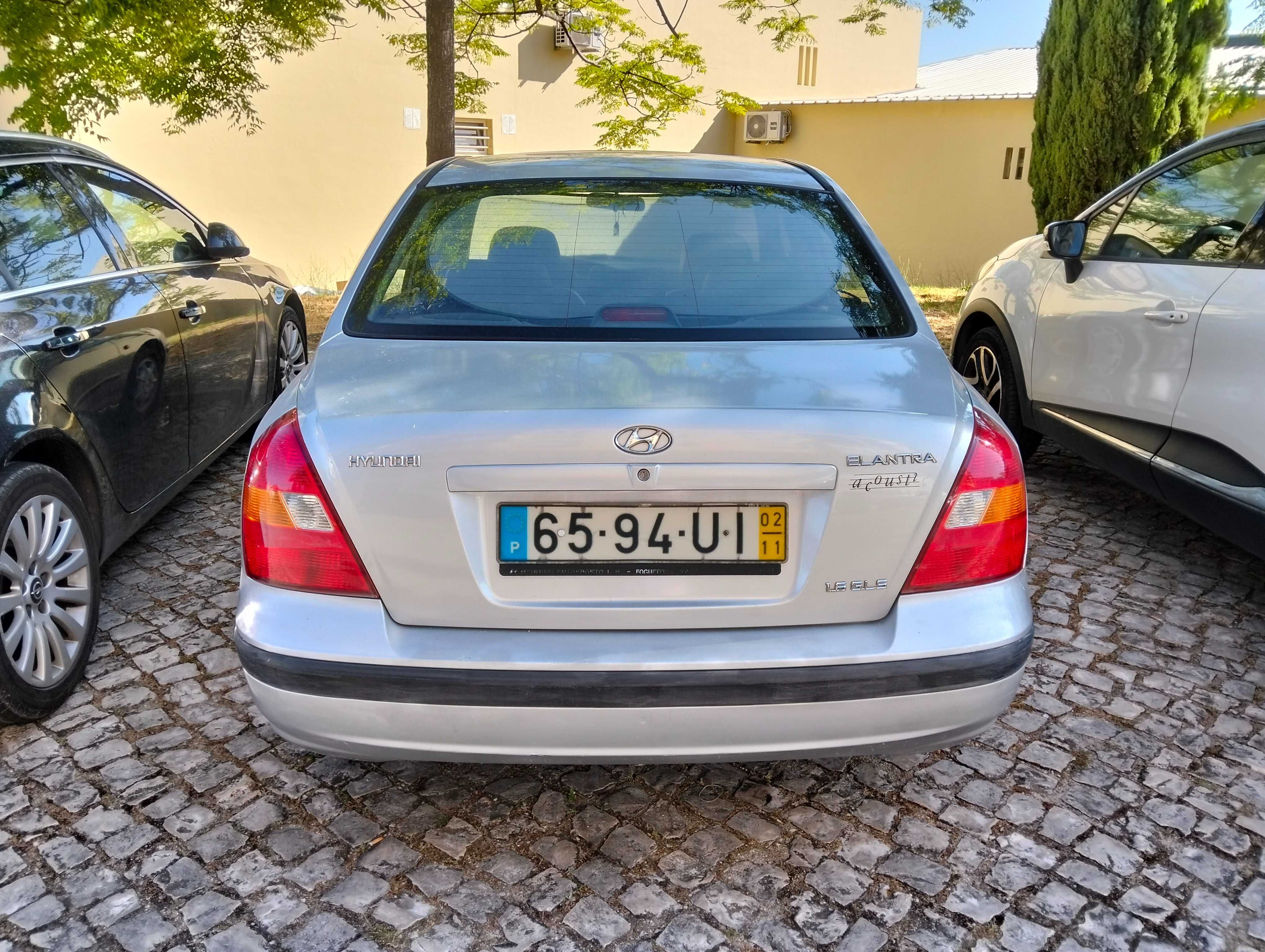Vendo Hyundai Elantra 1.6 gasolina
