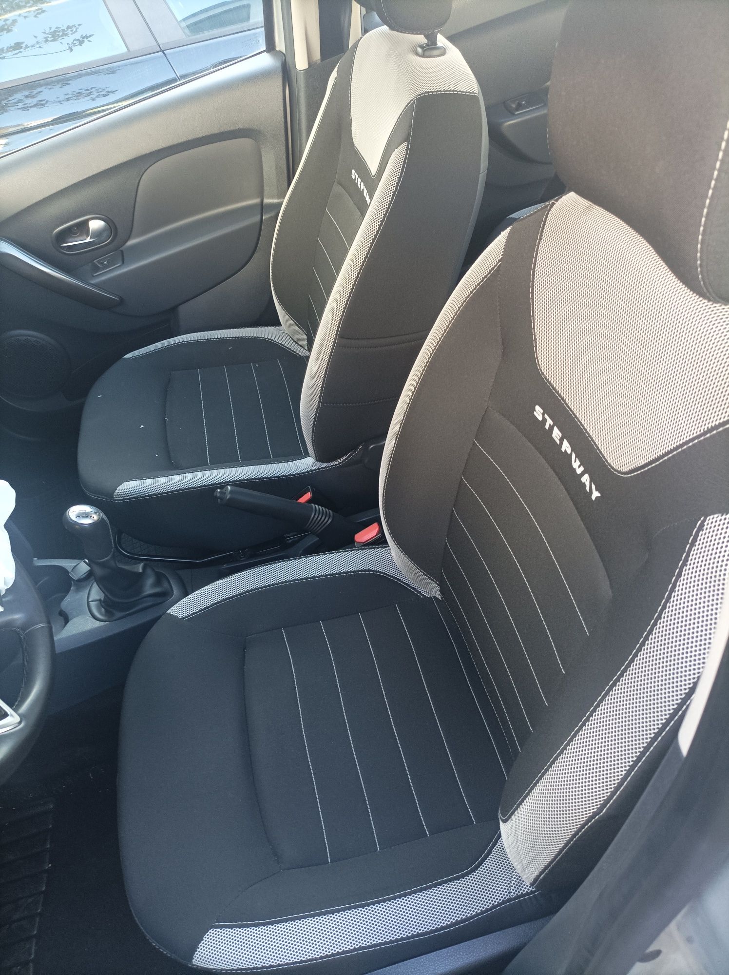 Dacia Sandero stepway 1.5dci acidentado