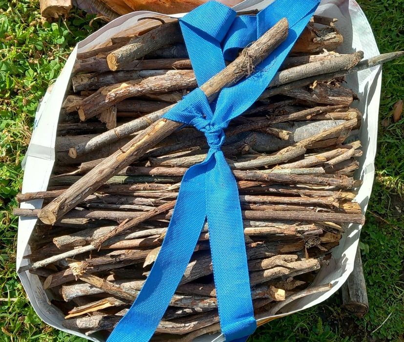 Lenha fina para acender a lareira